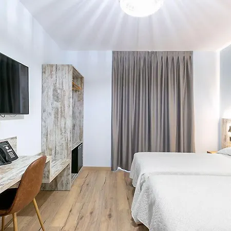 Hostal Anton Martin-3
